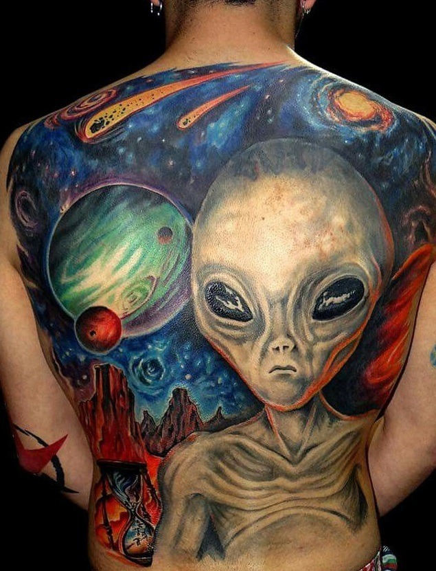 Alien Tattoo za moške na hrbtu