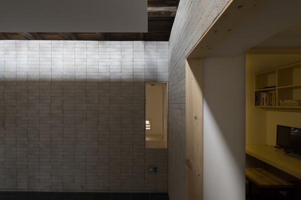 living perete de beton remodelare casă veche de moohoi arhitectură