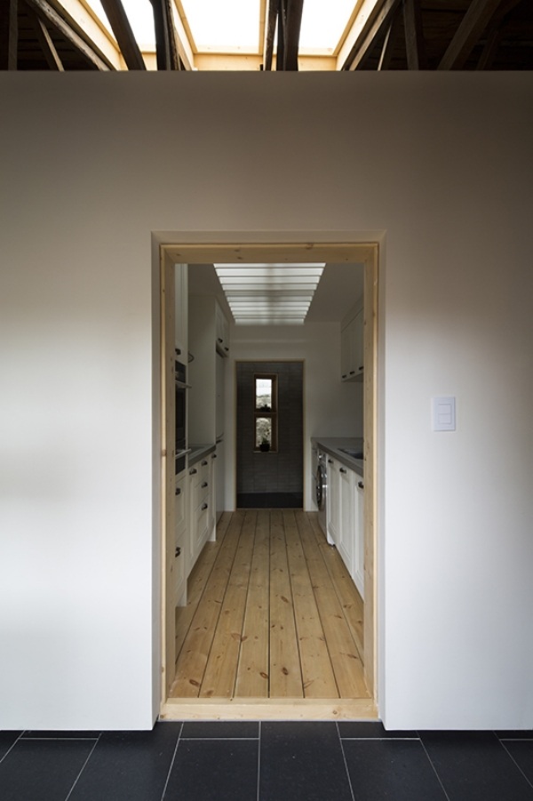 intrare bucatarie renovare casa veche moohoi arhitectura intrare bucătărie renovare casă veche prin arhitectură moohoi