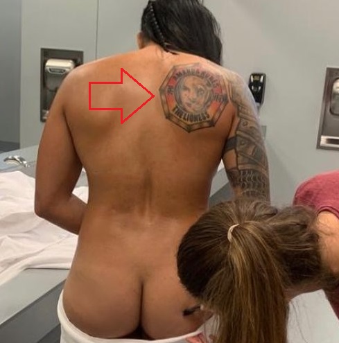 Amanda Nunes tetovaža na leđima