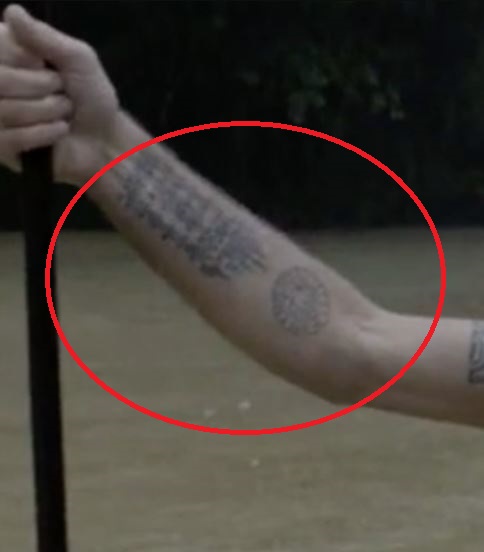 Anthony tetovaže na desni podlakti