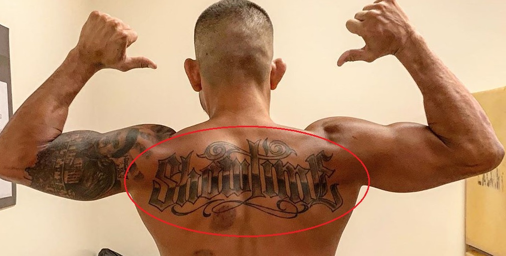 Anthonny Pettitis nugaros tatuiruotė