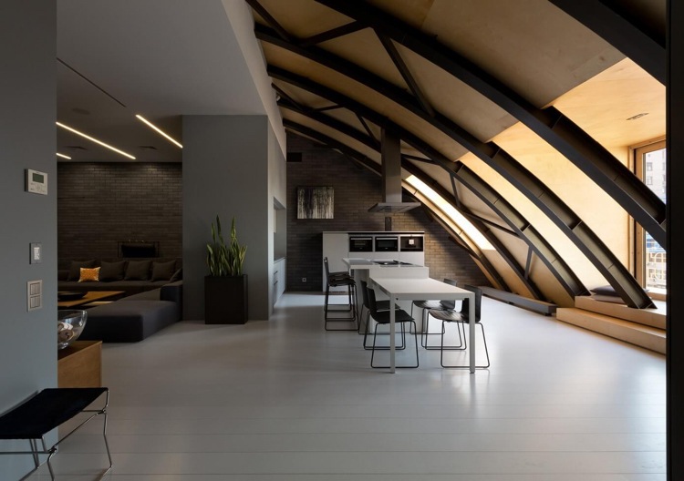 apartament modern la mansardă, cu grinzi de oțel și placare de tavan cu placaj Culoare antracit -apartament modern la ultimul etaj-acoperiș înclinat-alb-gri-cărămidă clincher