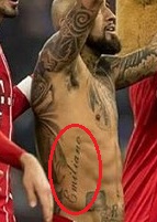 アルトゥーロ左胸郭引用タトゥー