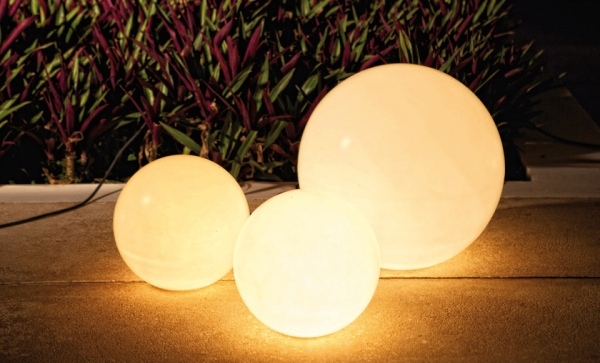 Lumini glob-diferite dimensiuni-iluminat exterior Lumini sferice - diferite dimensiuni - iluminat exterior