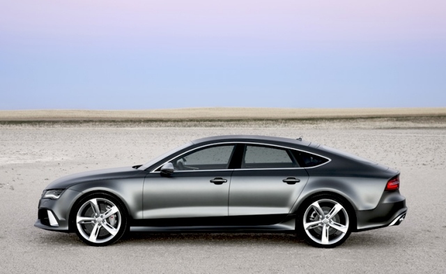 Imagine laterală gri metalizat - design aerodinamic Audi-RS7-lateral-gri-metalic-exterior