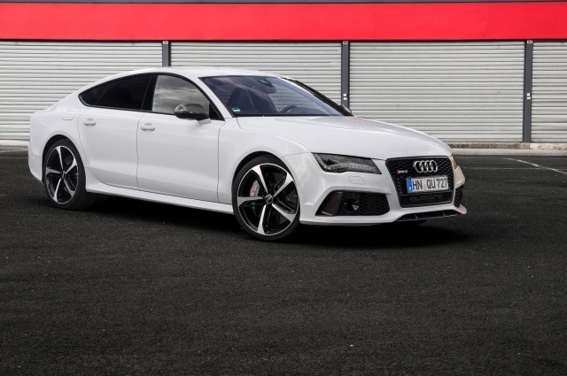 Model alb cu jante originale și tuning 2014-audi-rs7-front-side-white