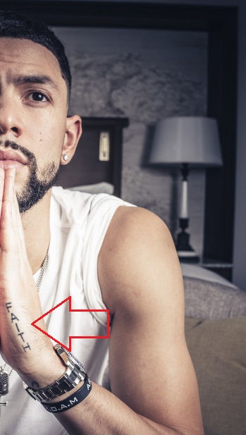 Tatouage main gauche Austin Rivers