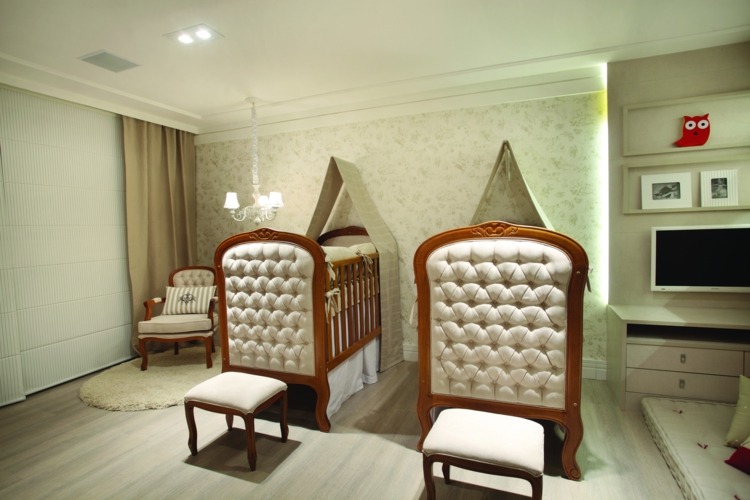 Paturi nobile pentru gemeni cu tapițerie cameră pentru bebeluși-gemeni-paturi-tapițerie-matlasată-model-scaun-baldachin pat-bufet