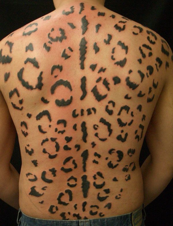 Tatuaggio per uomo con stampa ghepardo nero