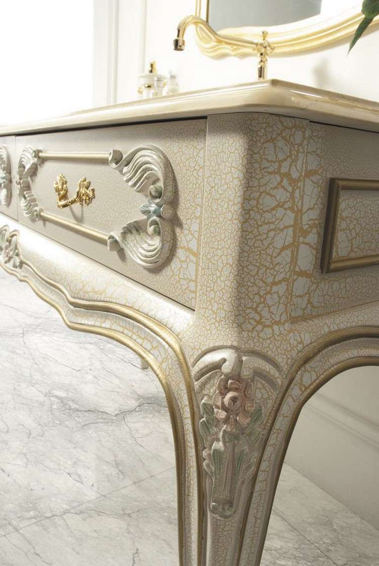Unitate de vanitate cu efect de crăpătură și ornamente baroce mobilier-baie-stil-baroc-lux-independent-de-vanitate-efect-crapait