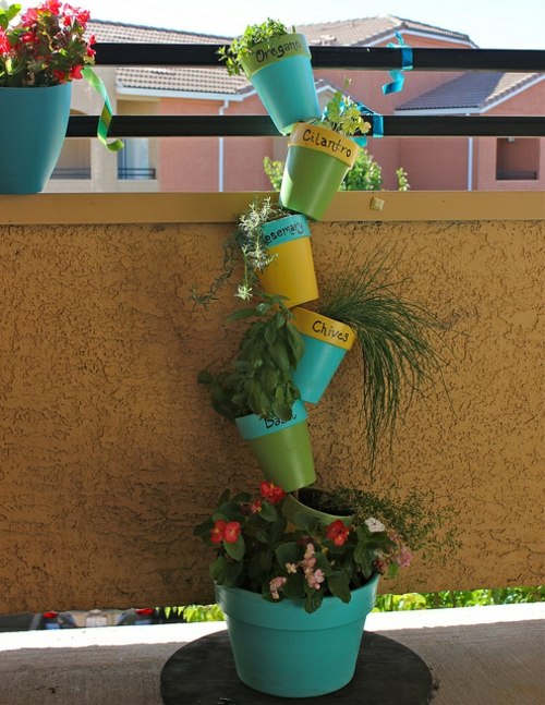 Balcon pe bază de plante decorare primăvară coșuri plante idei de decorare Coșuri de plante pentru decorarea primăverii cu plante pe bază de plante