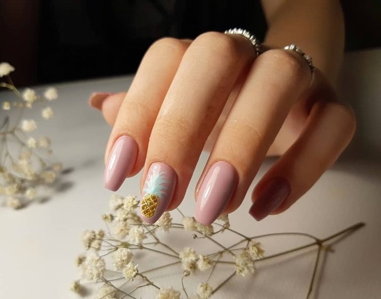 Gel unghii formă balerină motiv ananas vară