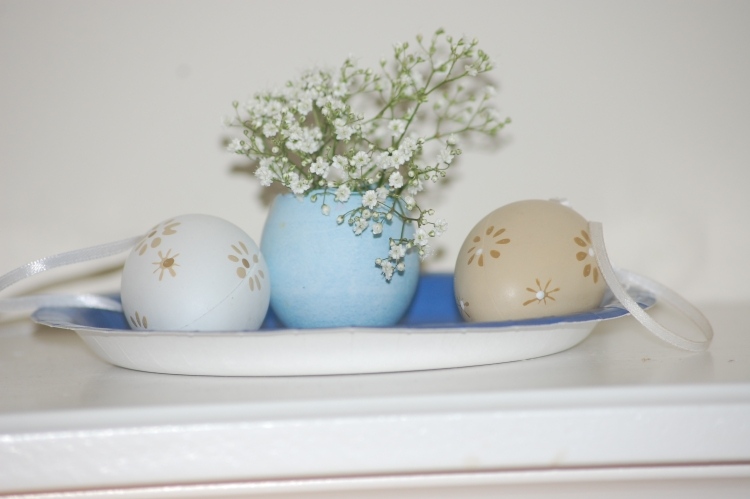 Decorațiuni de Paște pe masă - crini de vale în coji de ouă Craft-ideas-Easter-2015-Eggshell-Lily of the Valley