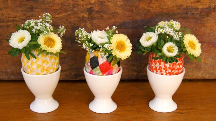 Ouăle de Paște devin vaze pe masa de Paște Craft-ideas-Easter-2015-Easter-eggs-decoupage-technique