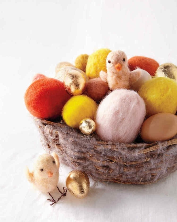 ceartă cu ouă de poliestir de paște decor pui de pâslă folie