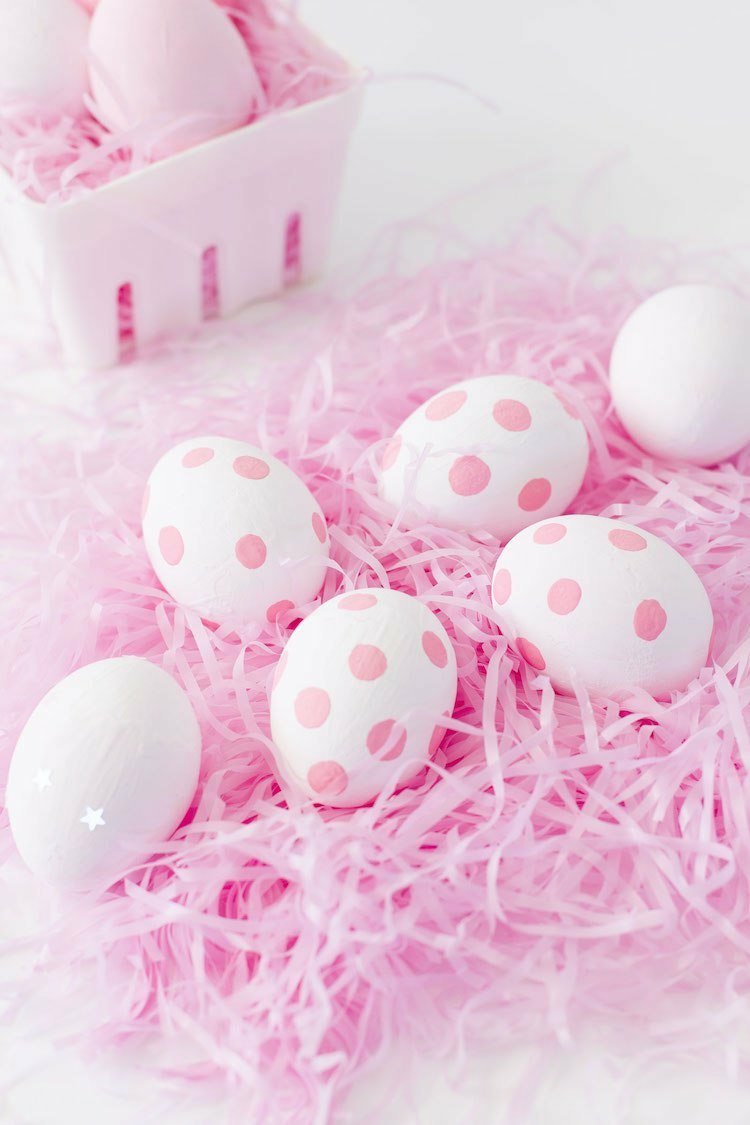 idei meșteșugări ușoare copii vopsesc ouă de polistiren decorare ouă de Paști