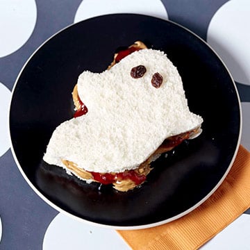 idei de halloween micul dejun fantomă sandviș pâine