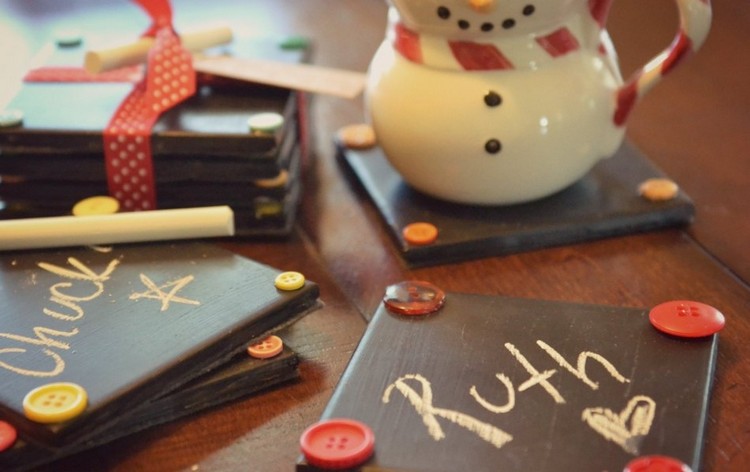 Meșteșuguri pentru cadouri de Crăciun-coastere-țiglă-tablă-nasturi-instrucțiuni