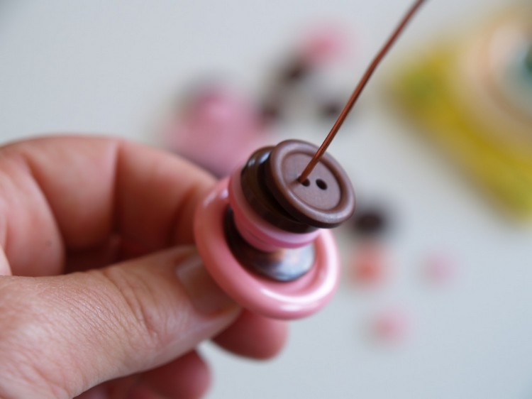 tinere-cadouri-de-Crăciun-decorațiuni-brad-de-Crăciun-butoane-fir-de-sârmă