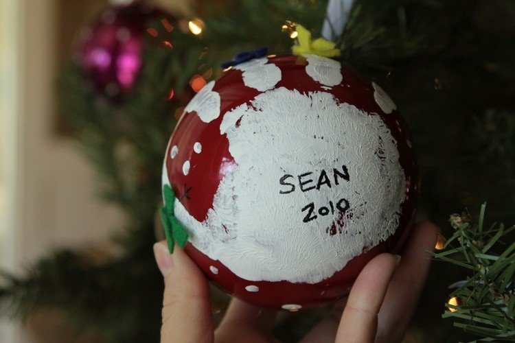 cadou-craciun-cadouri-brad-craciun-bile-copii-amprenta-manuala