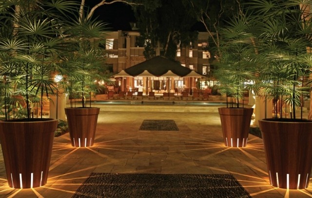 jardiniere moderne de design stele cu efect de lumină din lemn Jardiniere de designer stele cu efecte luminoase din lemn