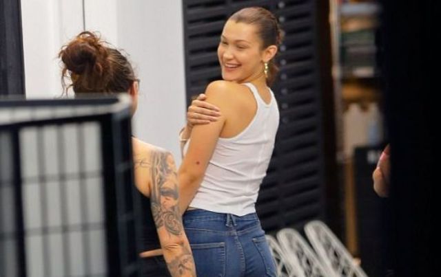 Bella Hadid tatuiruotės