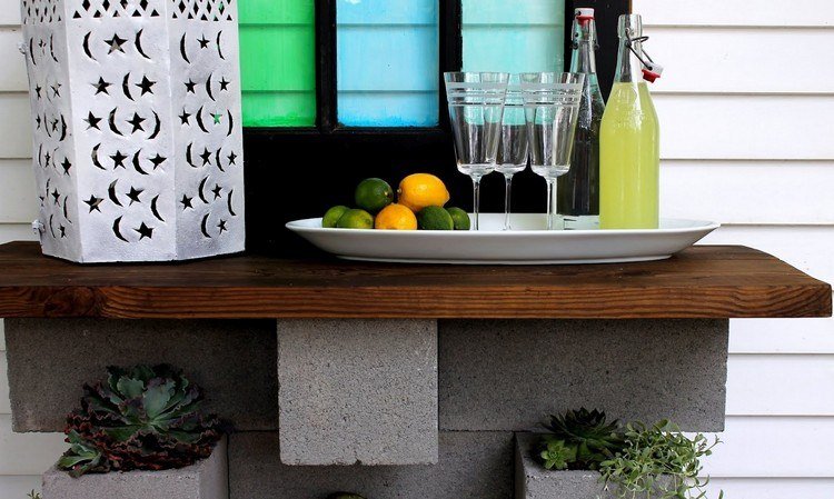 Masa de gradina din beton cu pietre de comutare Pietre de comutare beton-masă din lemn-suculente-veșnic verzi