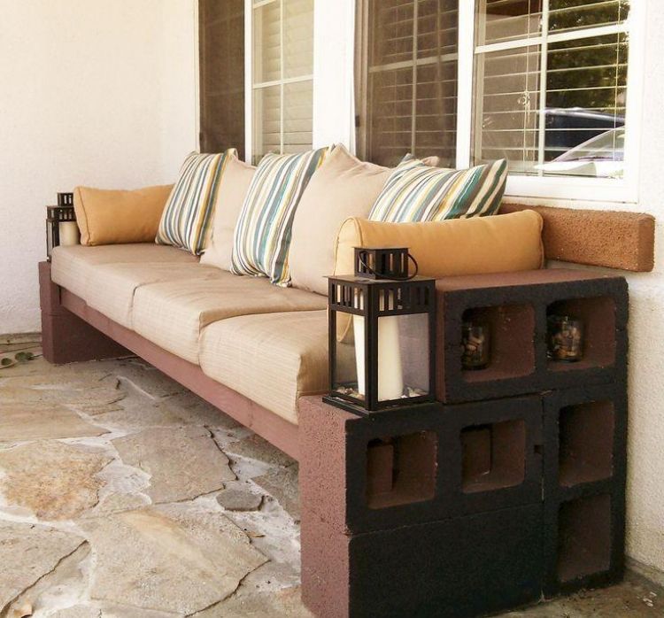 Bancă auto-realizată din pietre de coajă cu rafturi integrate pietre de beton-coajă-bancă-maro-vopsit-terasă-dale de piatră naturală