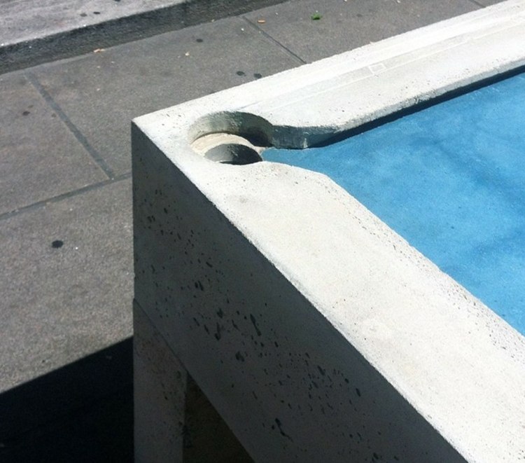 Fabricare precisă - în loc de țesătură, masa este lustruită cu rășină Masă de biliard-beton-modern-construcție-proiect-parc