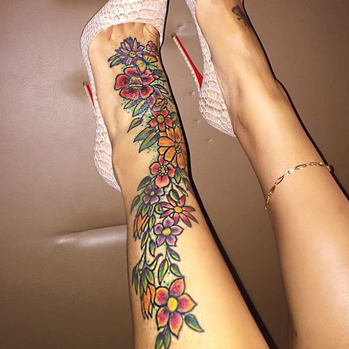 Blac-Chyna-Rože na tetovaži gležnja