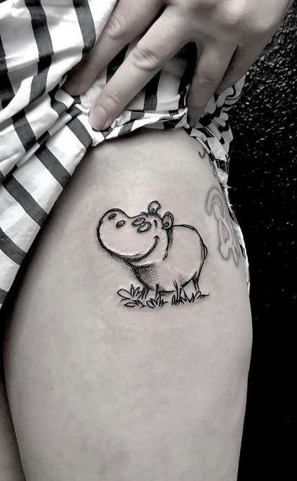 Piccolo tatuaggio di ippopotamo