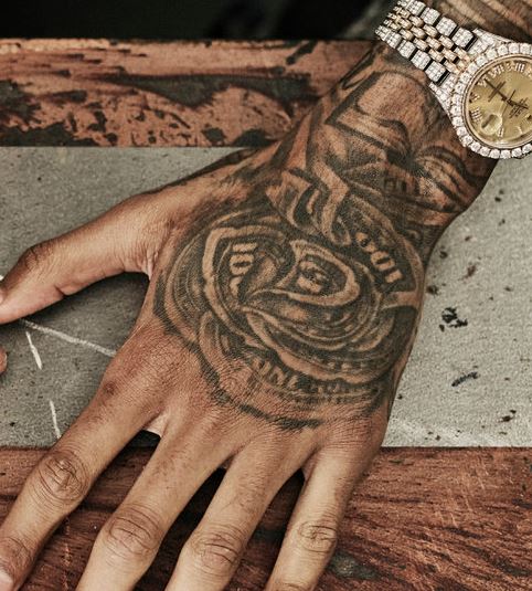 Tatouage main gauche Blueface