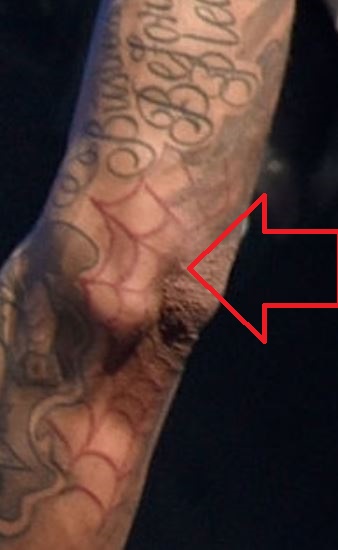 Tatouage de toile d'araignée Blueface