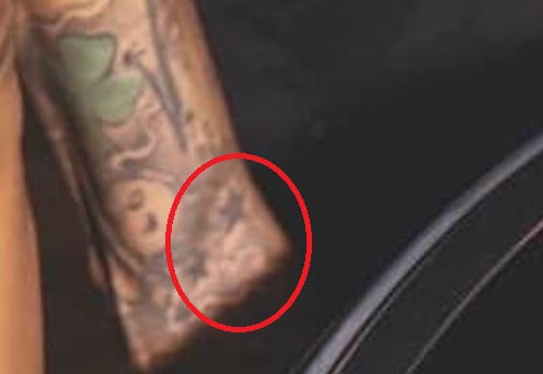 Tatouage étoiles Blueface