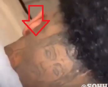 Tatouage Blueface à l'arrière de la tête