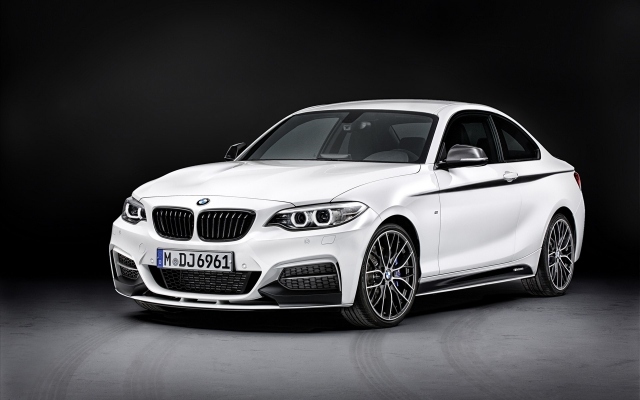 BMW Seria 2 Coupé 2014 în față BMW Seria 2 Coupé în față