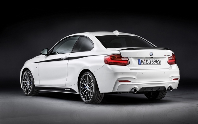 BMW Seria 2 Coupe 2014 spate BMW Seria 2 Coupé, spate 1