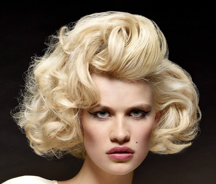 Coafurile de jumătate de lungime bob ondulează mai mult volum