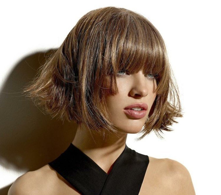 Coafuri pentru păr scurt, volumul firului de păr roșu portocaliu