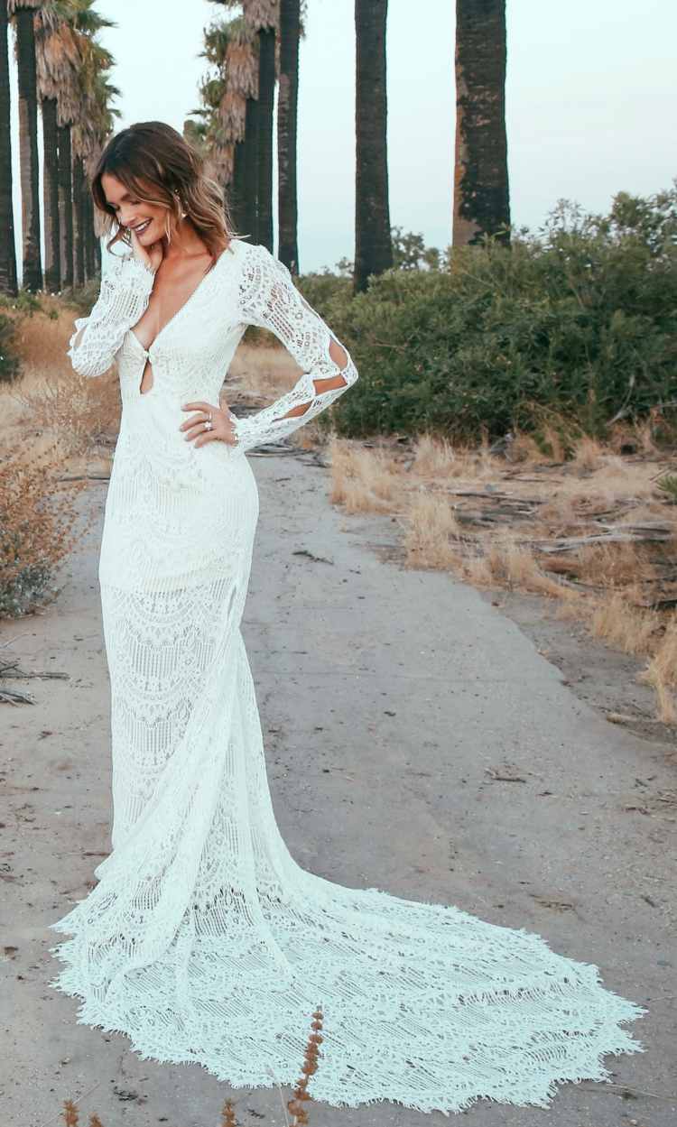 rochie de mireasa-boho-plajă-mâneci-de-nuntă-croșetat-dantelă-decolteu