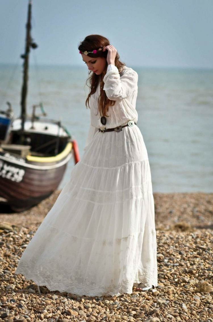 rochie de mireasa-boho-plajă-accesorii-de-nuntă-bijuterii-coroană-florală-hippie