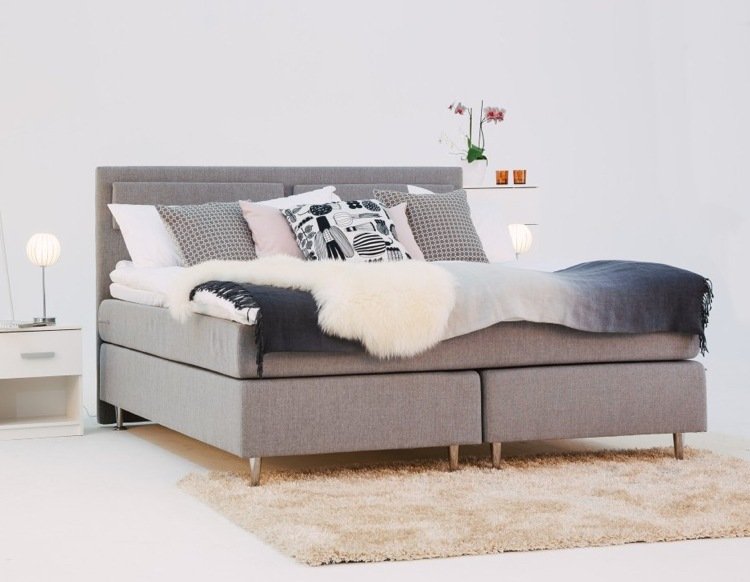 Tendința paturilor cu arcuri din SUA - populară în Germania Paturile box arcuri tendință perne decorative gri deschis