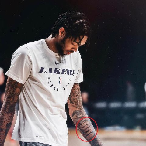 Scenarij na levi roki-brandon ingram tetovaža