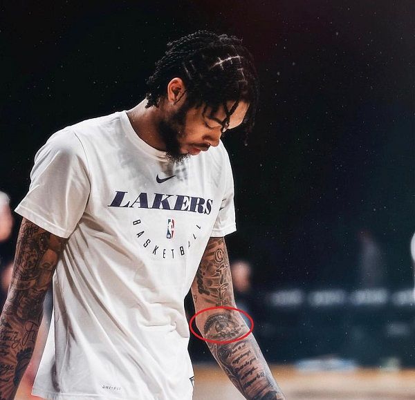 Ingram tetovaža prstov in očesnega brandona