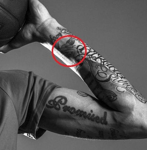 Rose na levem zapestju- Brandon Ingram tetovaža