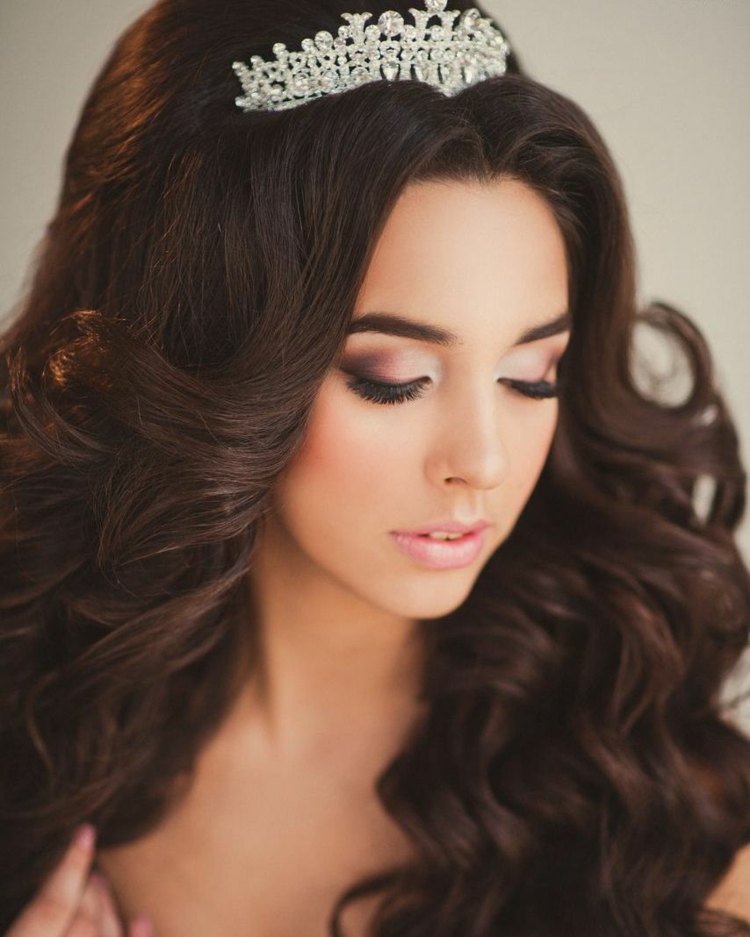 Purtați părul plin coafuri-de-mireasa-pentru-par-lung-deschis-val-diadema-elegant