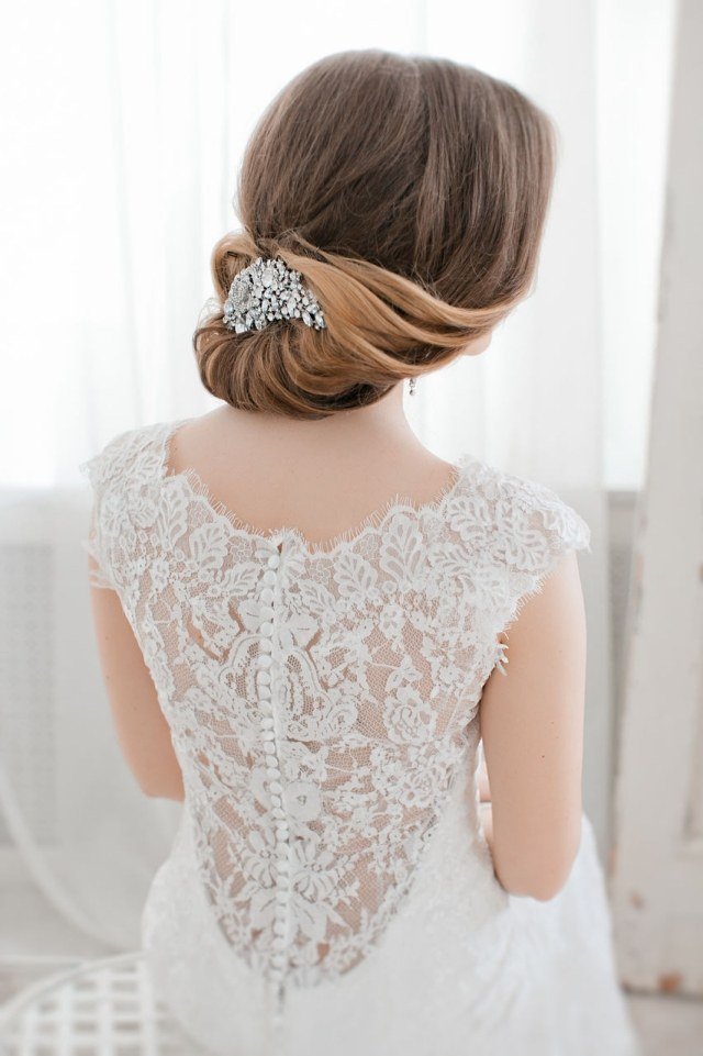 Vintage updo cu clip de păr - nuntă elegantă Updo cu clip de păr - rochie de mireasă elegantă cu dantelă