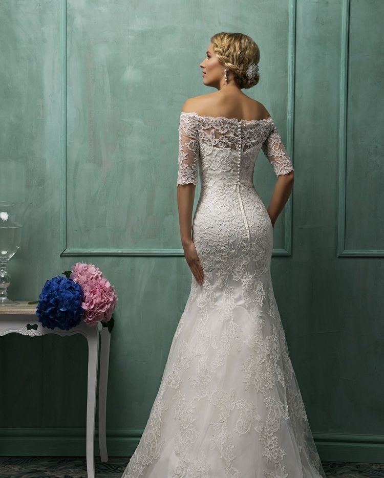 rochie de mireasă pe umăr în formă de dantelă mâneci strânse pe jumătate
