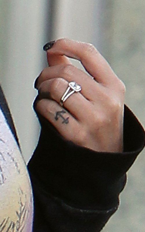 Brenda Song sidro tetovaža